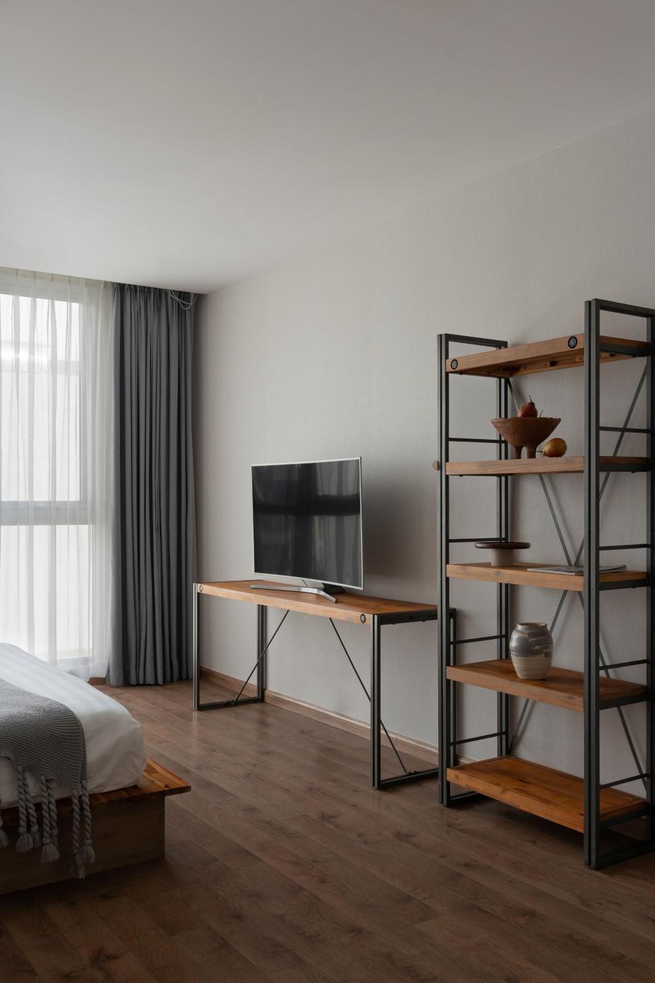 Allen Luxury - Vinhomes Park Căn hộ *